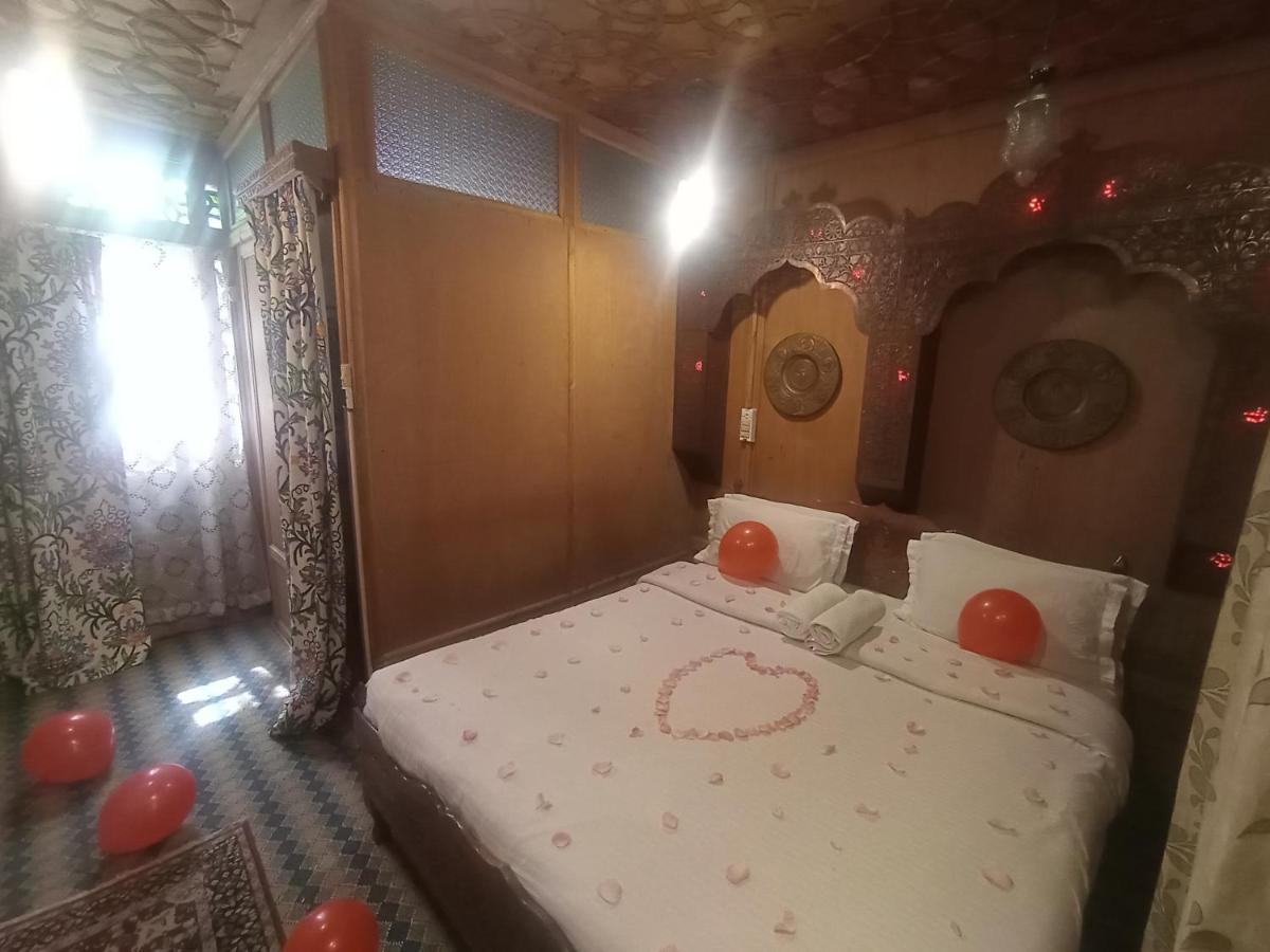 New Bombay Heritage Group Of House Boat Srīnagar Екстериор снимка